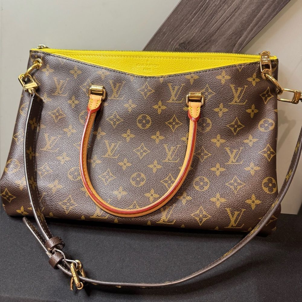 Louis Vuitton Monogram Pallas - Picture 2 of 7